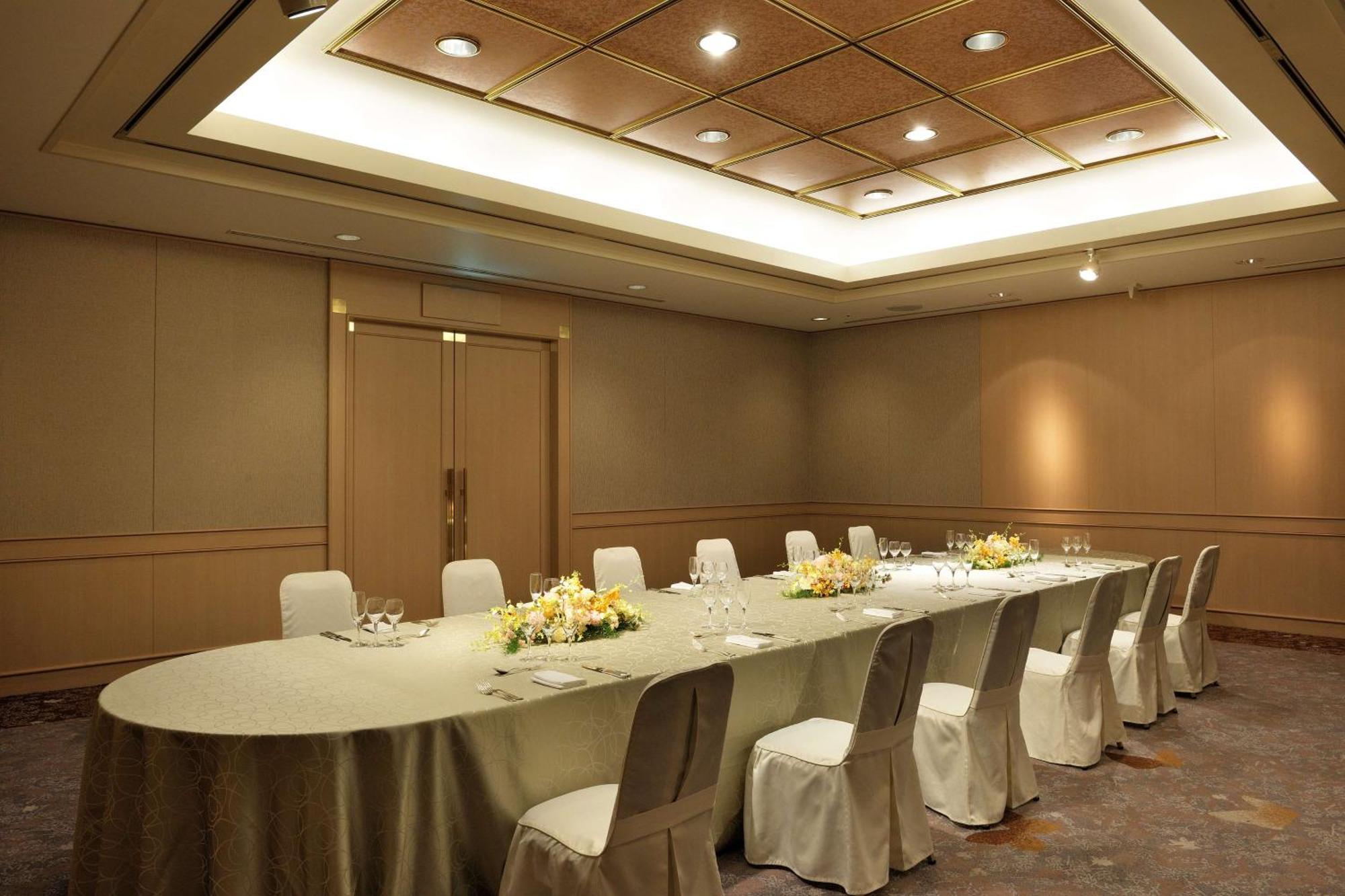 โรงแรม ฮิลตัน นาโงย่า 5*